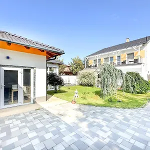 rezervați aici
